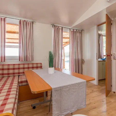 بيت للعطل Seascape With Terrace With Seaview Mali Pašman